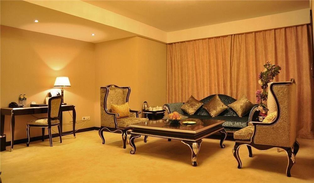 Luoyang Grand Hotel Buitenkant foto